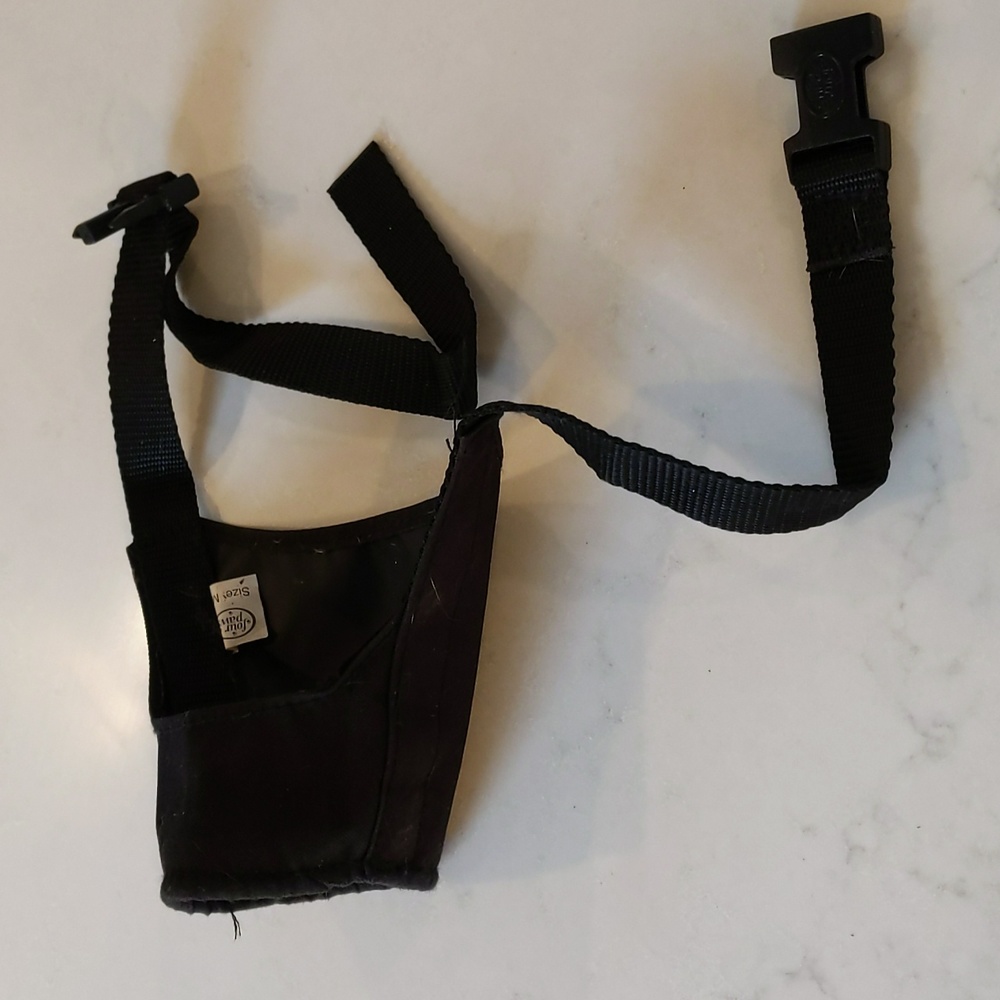 Four paws fabric muzzle size medium